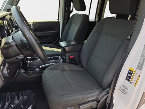 Used 2021 Jeep Wrangler Unlimited Sport AWD/4WD image 13