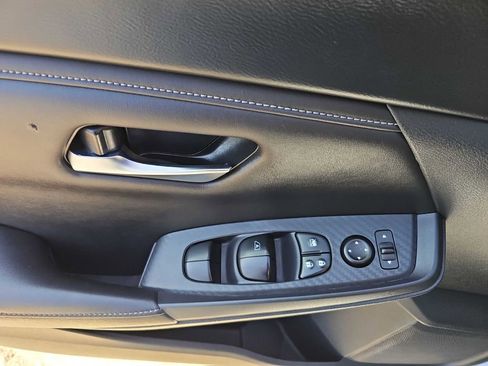 Used 2023 Nissan Sentra SV image 18
