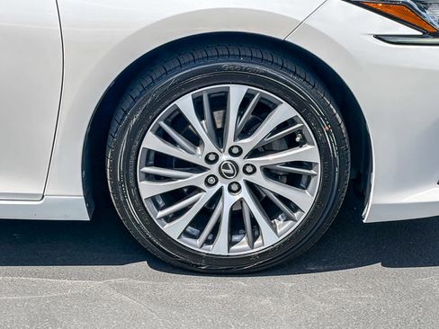 Used 2019 Lexus ES 350 w/ Premium Package FWD image 9
