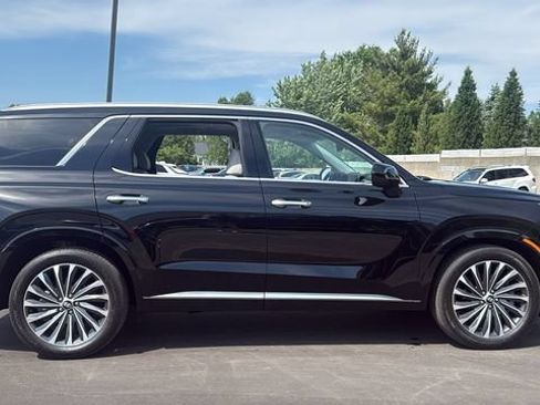 Used 2024 Hyundai Palisade Calligraphy AWD/4WD image 3