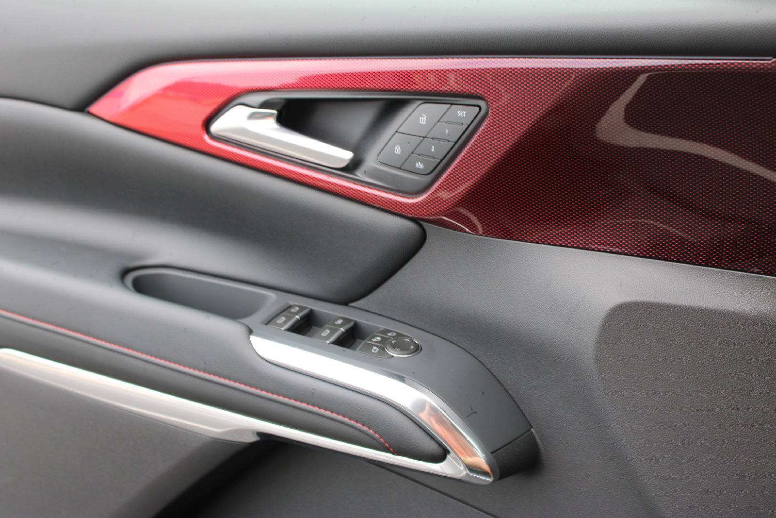 New 2026 Chevrolet Traverse RS w/ LPO, Floor Liner Package FWD image 21