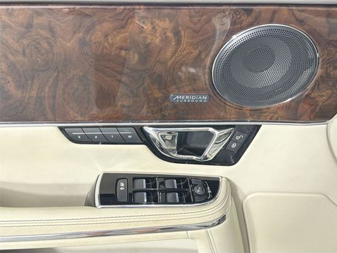 Used 2017 Jaguar XJ L Portfolio RWD image 18