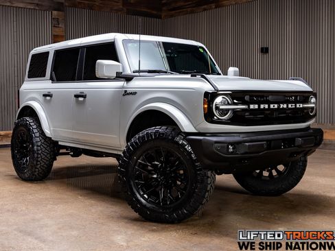 Used 2026 Ford Bronco Outer Banks AWD/4WD image 1