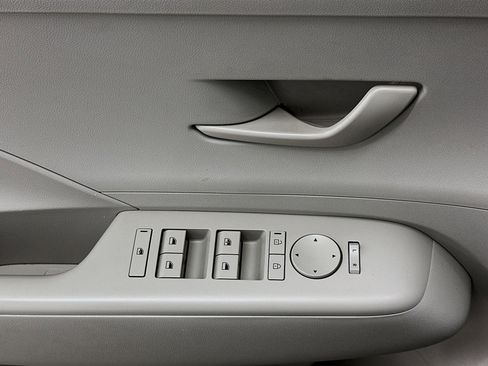 Used 2025 Hyundai Kona SEL image 15