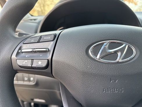 Certified 2022 Hyundai Kona SE image 35
