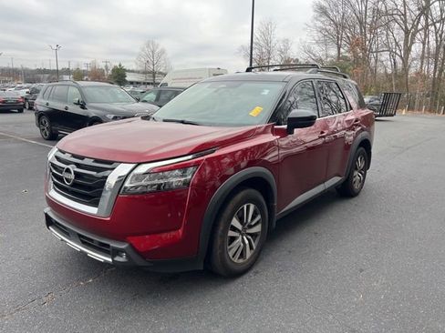 Used 2022 Nissan Pathfinder SL image 1