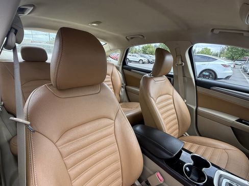 Used 2014 Ford Fusion SE FWD image 15