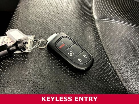 Used 2018 RAM 1500 Laramie w/ Convenience Group AWD/4WD image 32