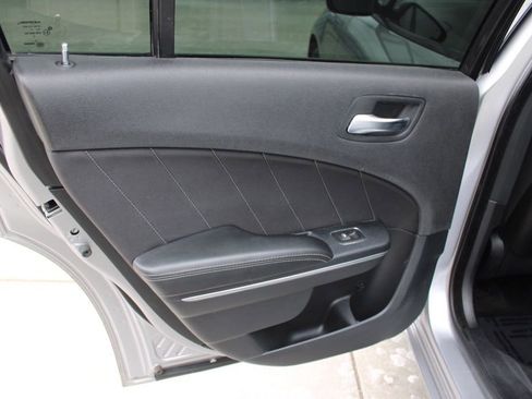 Used 2016 Dodge Charger SXT image 24