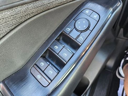 Used 2023 Nissan Rogue S image 30