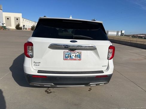 Used 2020 Ford Explorer XLT w/ Equipment Group 202A image 6