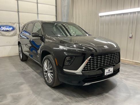 Used 2026 Buick Enclave Avenir w/ Super Cruise Package image 1