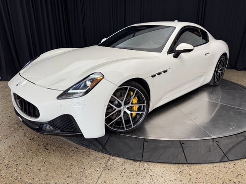 Used 2024 Maserati GranTurismo Modena image 3
