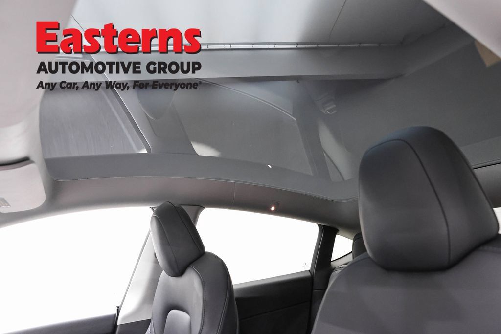 Used 2022 Tesla Model Y Long Range AWD/4WD image 30
