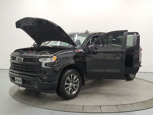 Used 2024 Chevrolet Silverado 1500 RST image 11