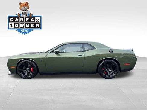 Used 2018 Dodge Challenger SRT Hellcat image 2