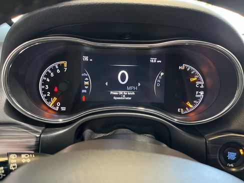 Used 2022 Jeep Grand Cherokee Laredo X RWD image 17