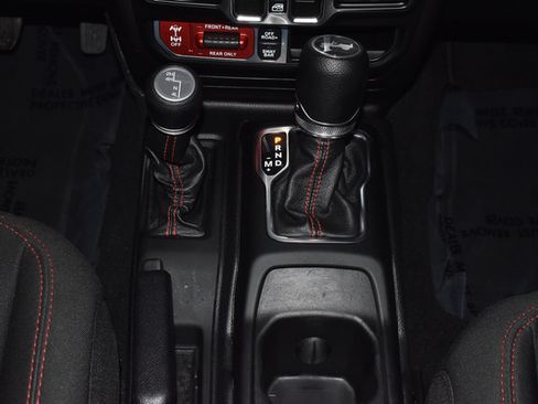 Used 2021 Jeep Wrangler Unlimited Rubicon w/ Uconnect 4C Nav & Sound Group AWD/4WD image 29