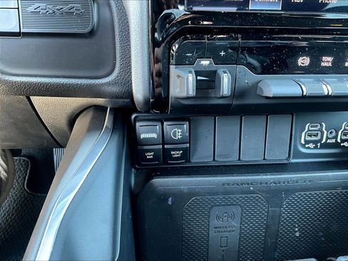 Used 2024 RAM 2500 Laramie w/ Night Edition AWD/4WD image 16
