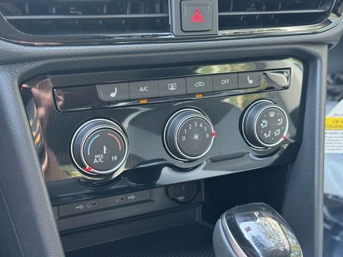 New 2025 Volkswagen Taos S image 29