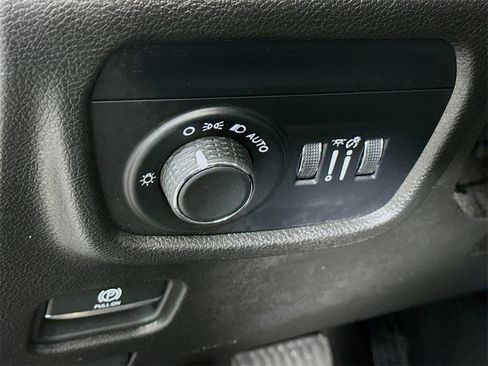 Used 2023 Jeep Grand Cherokee Altitude image 19