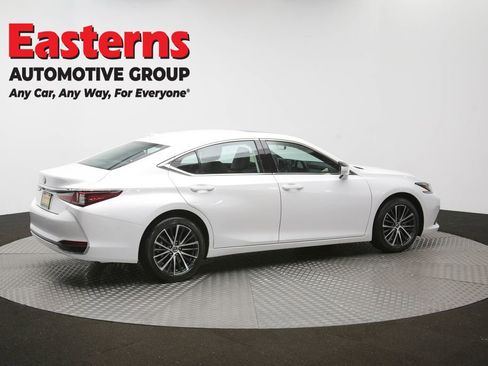 Used 2024 Lexus ES 250 w/ Premium Package image 45