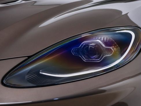 Used 2023 Aston Martin DBX image 7