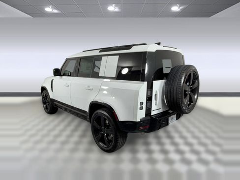 New 2026 Land Rover Defender 110 X-Dynamic SE AWD/4WD image 3