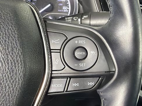 Used 2019 Toyota Camry SE image 25