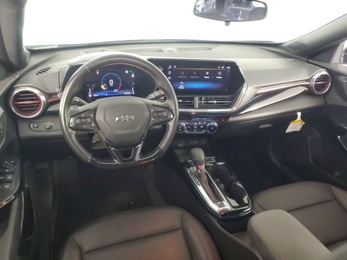 Used 2025 Chevrolet Trax RS w/ Sunroof Package FWD image 14