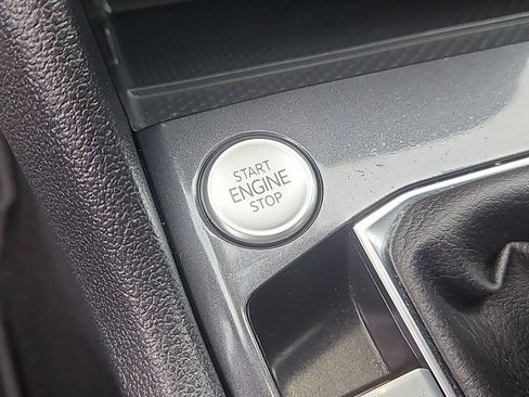 Certified 2024 Volkswagen Tiguan SE R-Line image 18