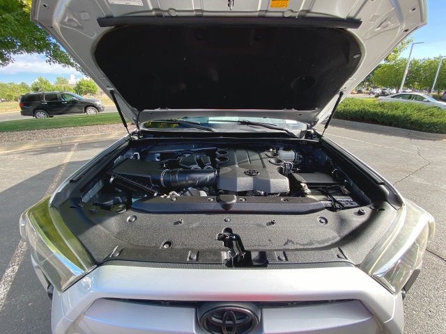 Used 2016 Toyota 4Runner SR5 AWD/4WD image 25