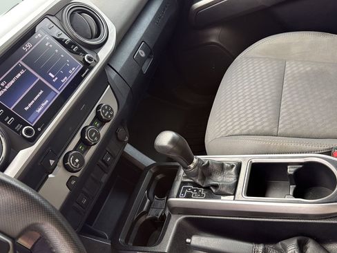 Used 2020 Toyota Tacoma SR5 w/ SR5 Appearance Package (SM) RWD image 20