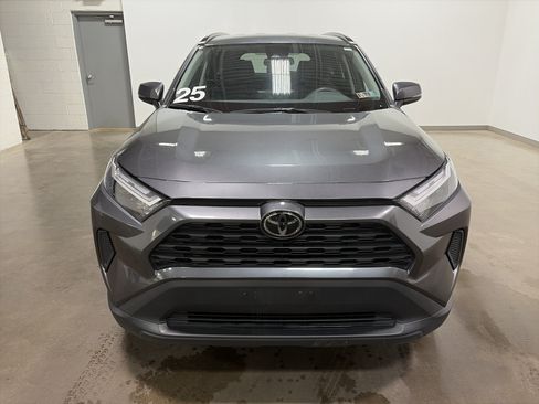 Used 2025 Toyota RAV4 XLE AWD/4WD image 8