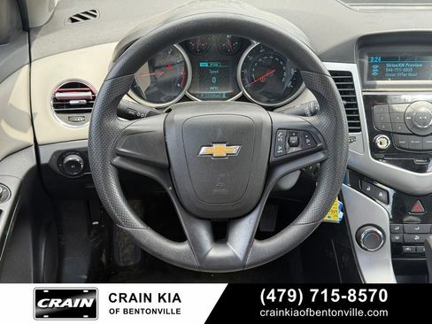 Used 2013 Chevrolet Cruze LS FWD image 13