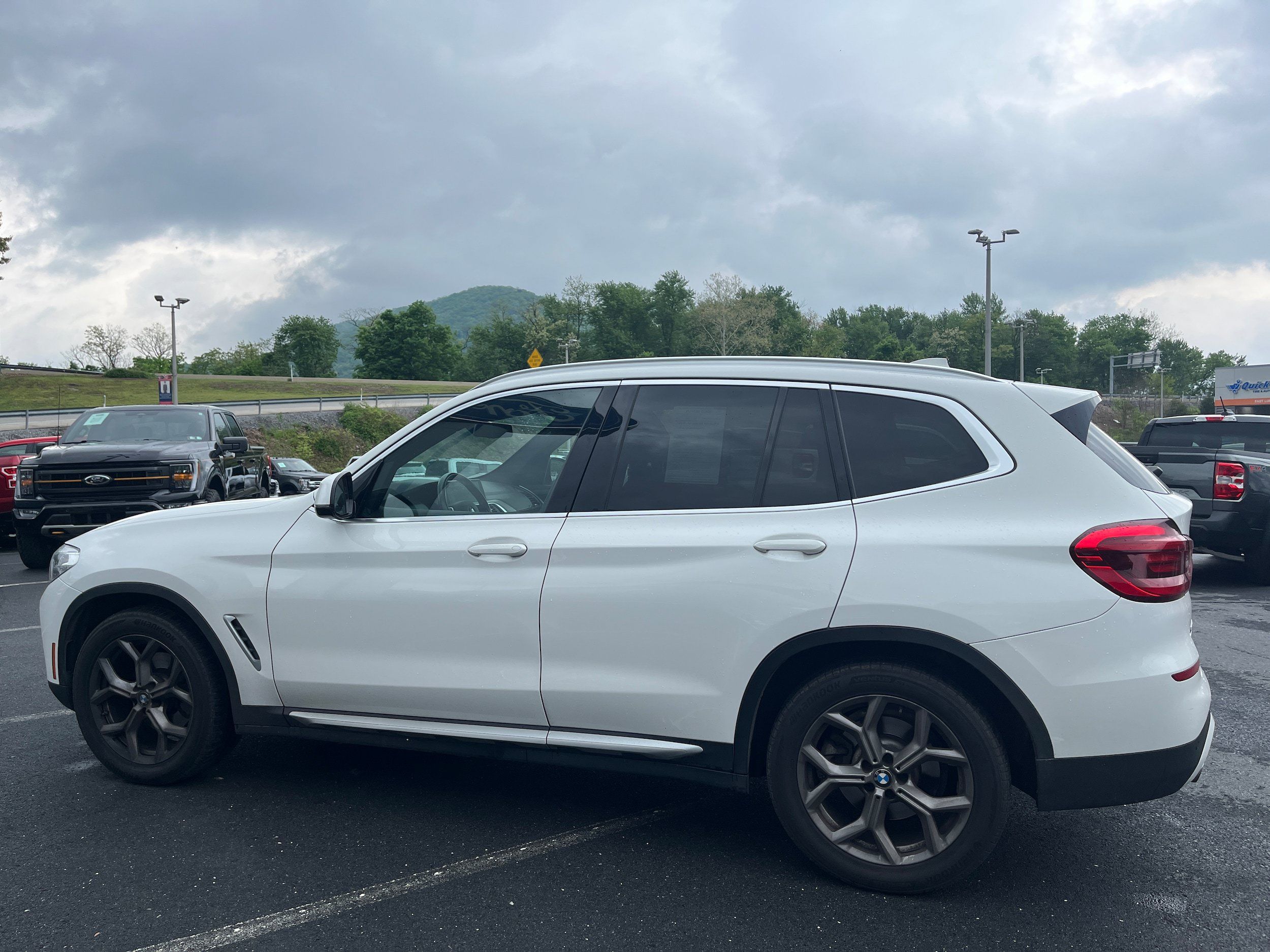 Used 2021 BMW X3 xDrive30i w/ Premium Package AWD/4WD image 6