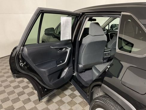 Used 2021 Toyota RAV4 XLE image 29