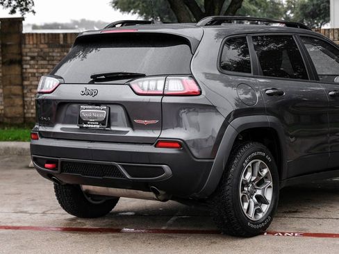 Used 2022 Jeep Cherokee Trailhawk image 16
