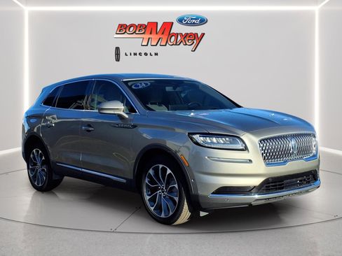 Used 2023 Lincoln Nautilus Reserve w/ Equipment Group 201A image 3
