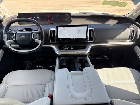 Certified 2025 Ford Expedition Max Platinum AWD/4WD image 6