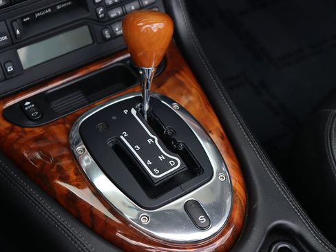 Used 2004 Jaguar XK8 Convertible image 24