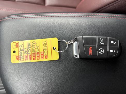 Used 2025 Dodge Durango GT AWD/4WD image 32