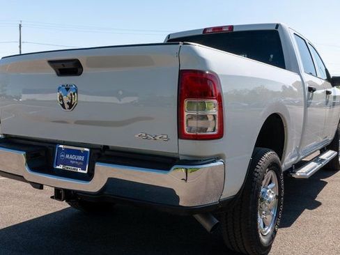 Used 2024 RAM 2500 Tradesman w/ Chrome Appearance Group AWD/4WD image 6