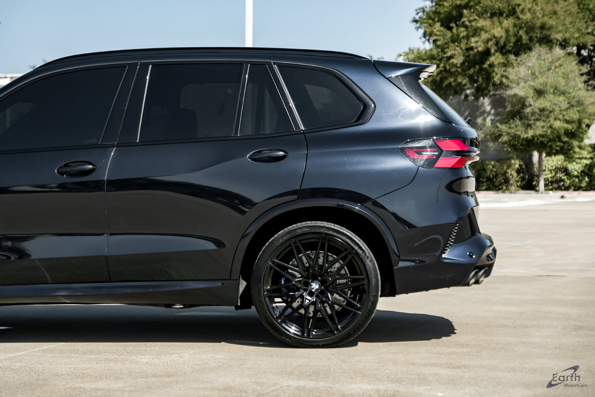Used 2025 BMW X5 M Competition w/ Executive Package AWD/4WD image 8