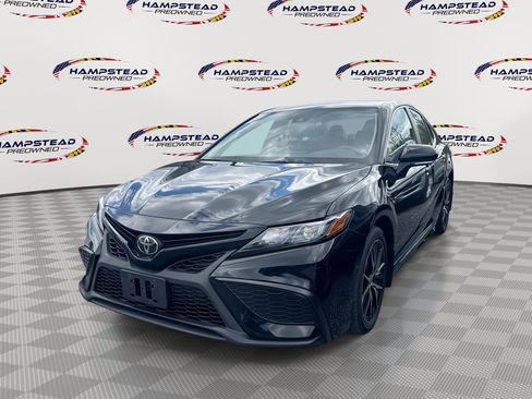 Used 2023 Toyota Camry SE image 1