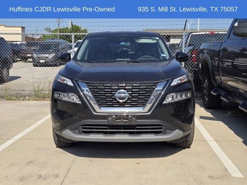 Used 2021 Nissan Rogue SV FWD image 2