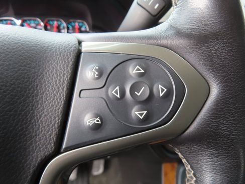 Used 2018 Chevrolet Silverado 1500 High Country image 29