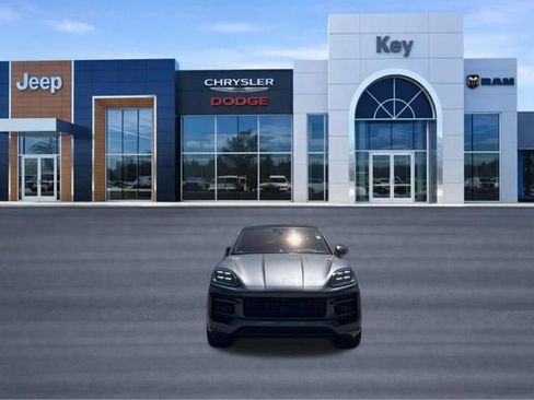 Used 2026 Porsche Cayenne GTS AWD/4WD image 8