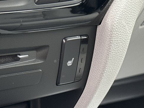 Certified 2019 Honda Pilot Touring image 32