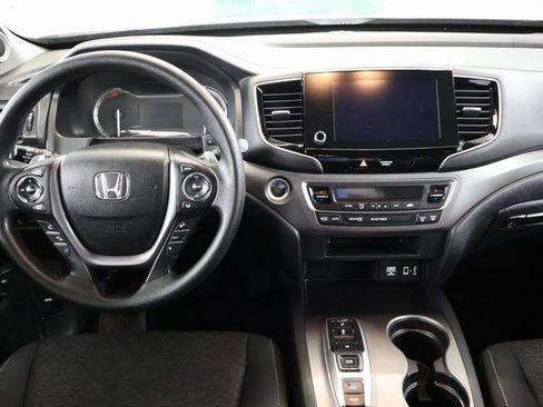 Used 2021 Honda Ridgeline Sport image 10